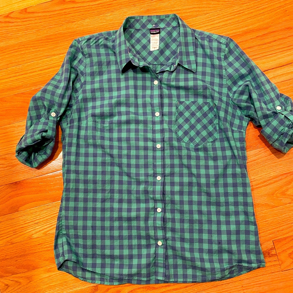 Patagonia women’s shirt